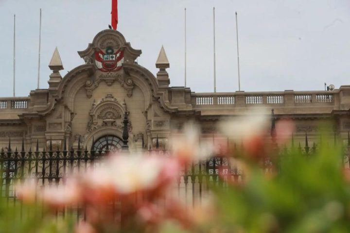 Government publishes decree that creates the crime of revealing confidential information