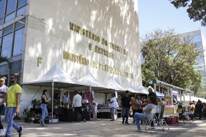 Government releases another R$3.9 billion to pay FGTS anniversary withdrawal