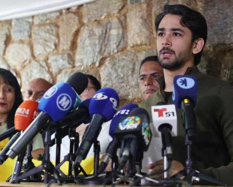 Guanipa's son denounces that he does not know his father's whereabouts and asks for true freedom