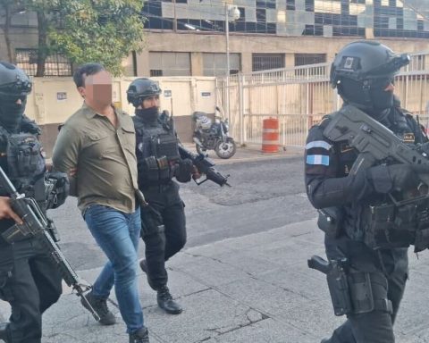 Guatemala captures an alleged Mexican drug trafficker and destroys marijuana plantation