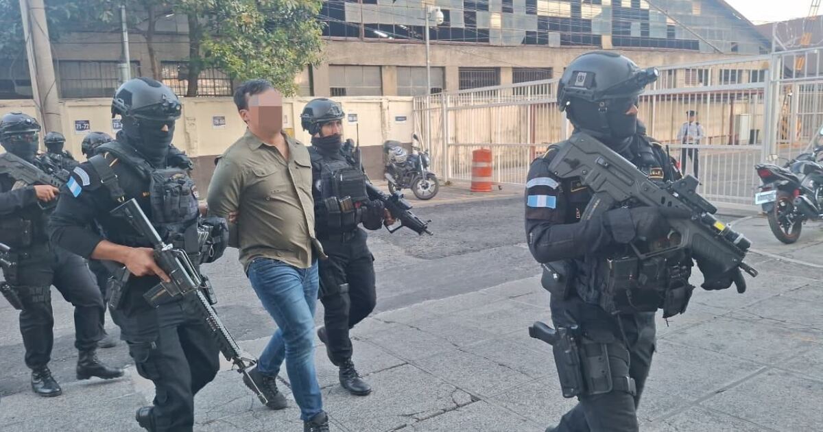 Guatemala captures an alleged Mexican drug trafficker and destroys marijuana plantation