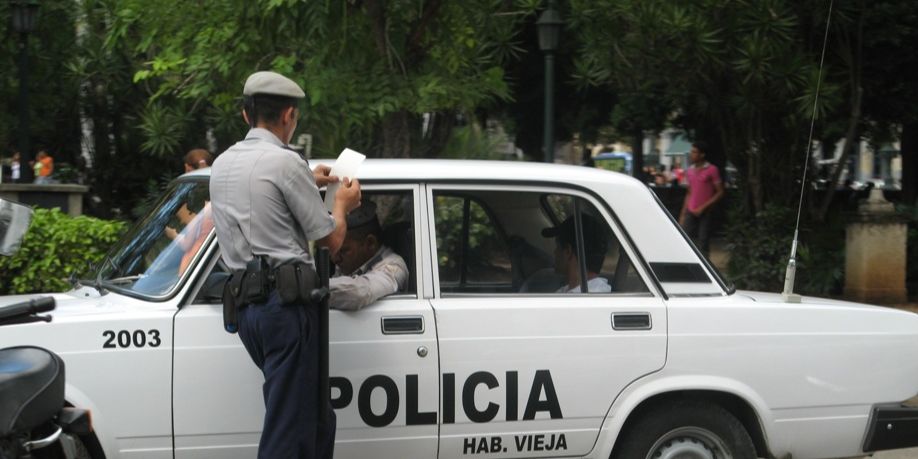 Agentes de la Policía Nacional Revolucionaria (PNR)