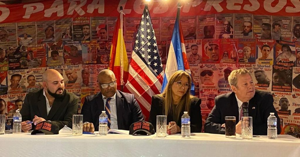 Hammer meets in Madrid with a hundred activists from the Cuban diaspora