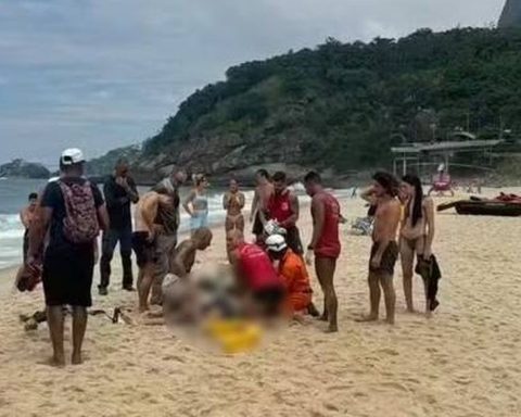 Hang glider crash kills man and injures woman in Rio