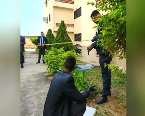 He died while installing an air conditioner