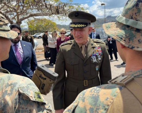 Head of the US Southern Command arrives in Venezuela to address the “stabilization” of the country
