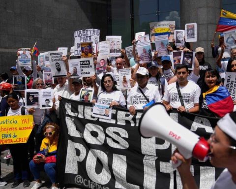 “Heard”: the nightly ritual that unites political prisoners and their families in Venezuela