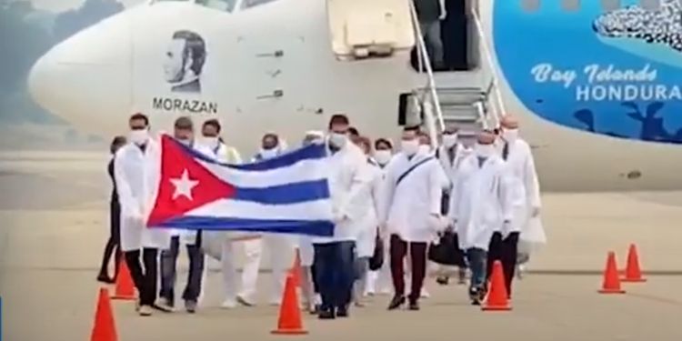 Médicos cubanos en Honduras