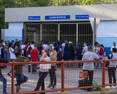 Housewives report damage caused by Monday's blackout