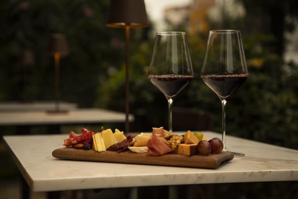 How much will Peruvians spend for Valentine's Day?