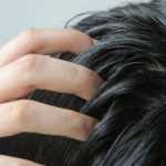 How to solve oily hair: 4 tricks