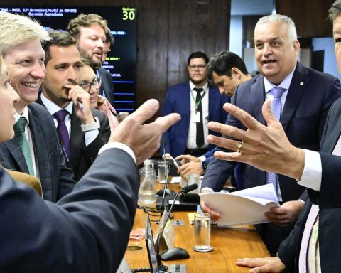 INSS CPMI approves Lulinha's breach of confidentiality and summons André Moura