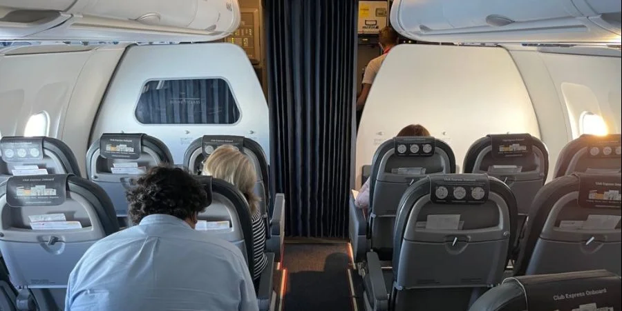 Interior de un avión de Iberia