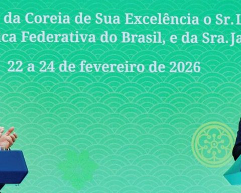 In Seoul, Lula announces trade agreements with South Korea