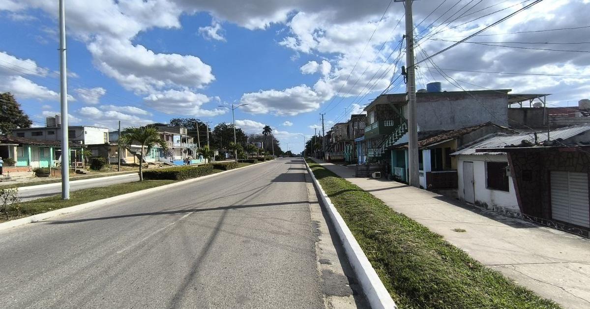 In the absence of transportation, Havana businesses are left without customers