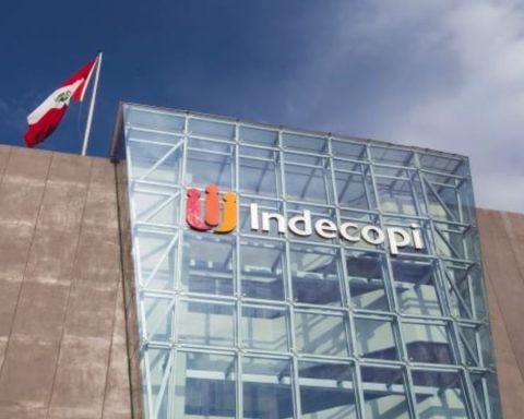 Indecopi reports that it will sanction schools that require the purchase of uniforms or specific supplies