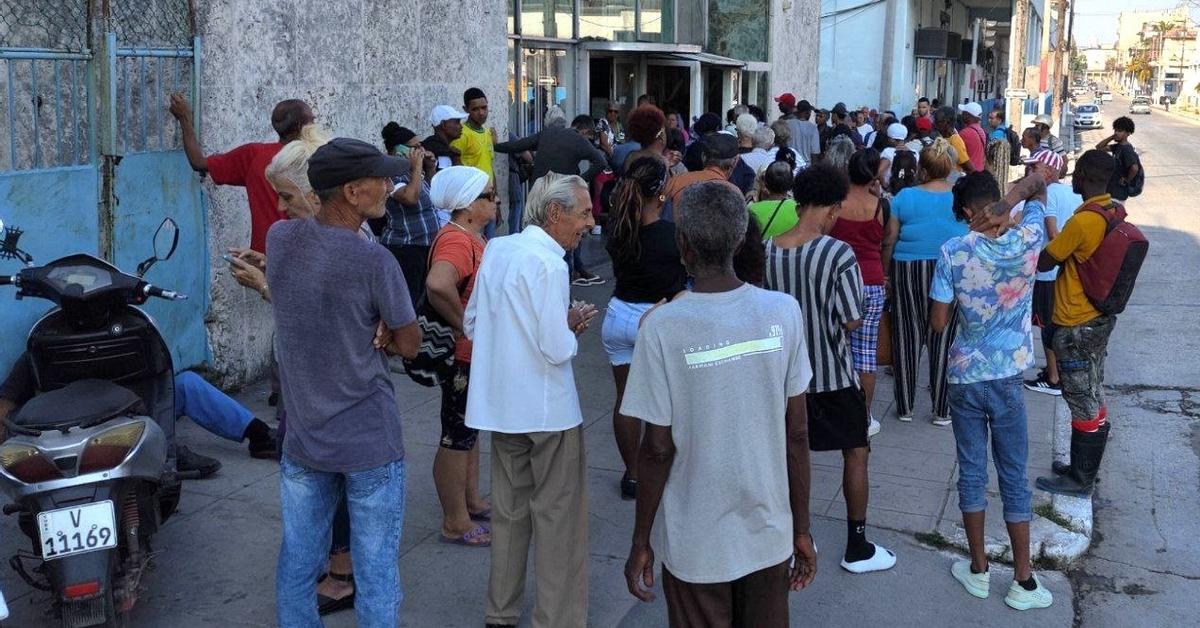 Instead of dialogue, the Cuban regime announces “a very difficult reorganization process for the population”