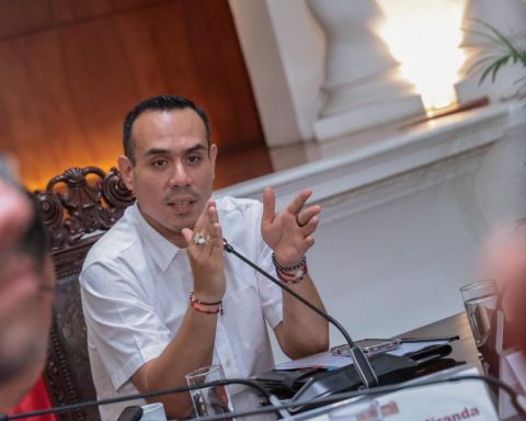 Ipsos: President Jerí's disapproval increased from 43% to 61% in a single month