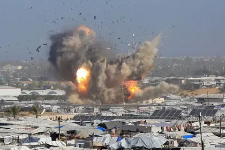 Israeli attacks in Gaza cause more than thirty deaths