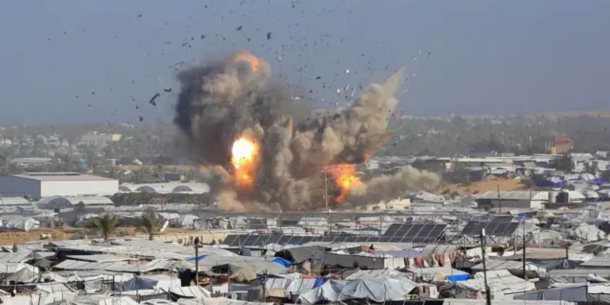Israeli attacks in Gaza cause more than thirty deaths