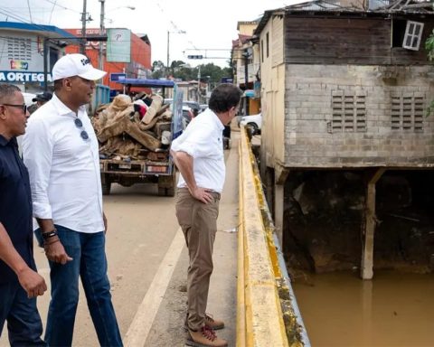 Ito Bisonó supervisa daños por crecida del río Joba y anuncia plan de intervención en Gaspar Hernández