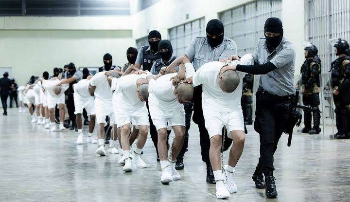 Judge orders Trump to return Venezuelans sent to El Salvador