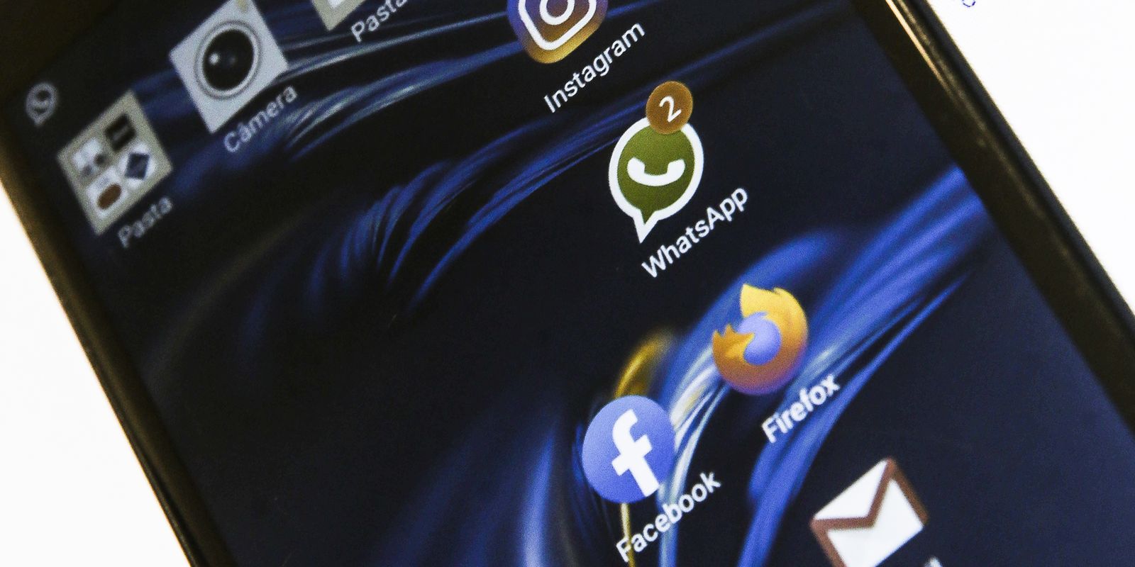 Lawyer advises on how to protect yourself from digital crimes during Carnival