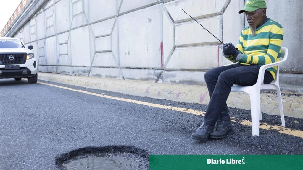 Leaks put security at risk at the Kennedy elevated