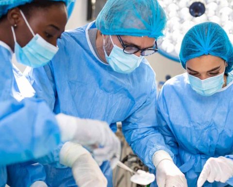 Learn about tumor removal surgery with an awake patient