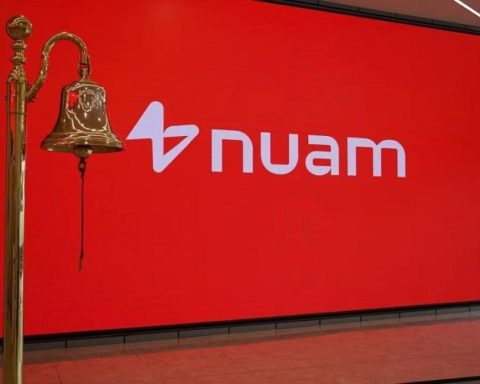 Lima stock market and sun indifferent with Jerí's censorship