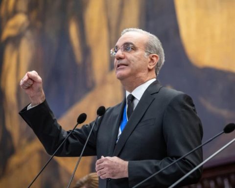 Luis Abinader announces that Customs will accept credit card payments to simplify procedures