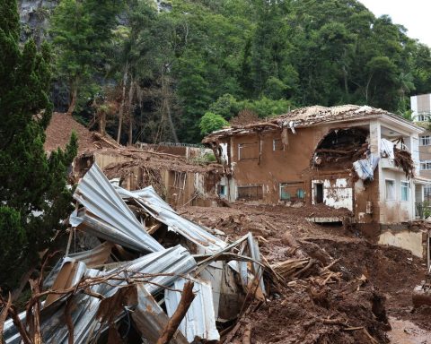 Lula is expected to fly over areas affected by the rains in MG this Saturday