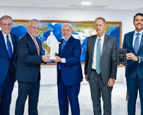 Lula receives US Mormon leaders at Palácio do Planalto