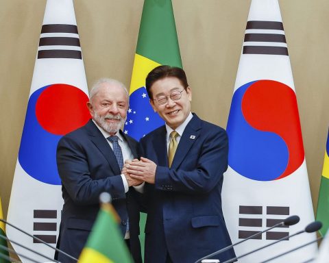 Lula says it's worth "any sacrifice" to arrest criminal tycoons