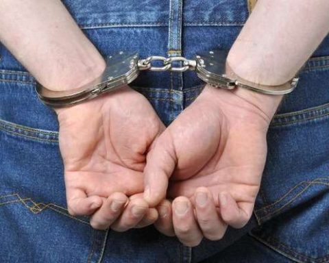 Man arrested for robbing and murdering a police officer