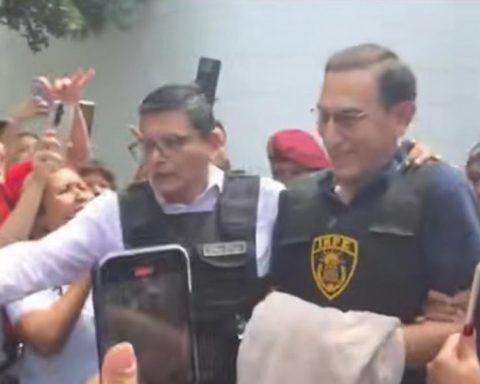 Martín Vizcarra returns to the Barbadillo prison after receiving a medical discharge for kidney surgery