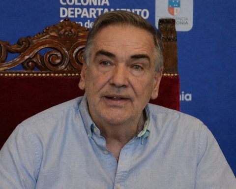 Mayor Guillermo Rodríguez in Nueva Palmira