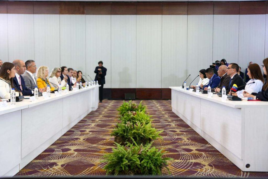 Meeting of the Program for democratic coexistence and peace begins