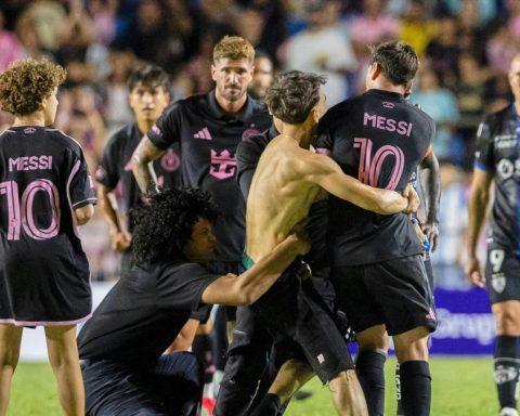 Messi unleashes madness in Puerto Rico