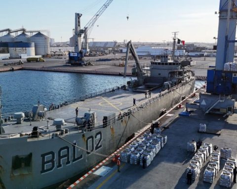 Mexico sends two ships with humanitarian aid to Cuba