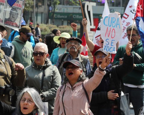 Mexico will send humanitarian aid to Cuba this week, but without oil yet