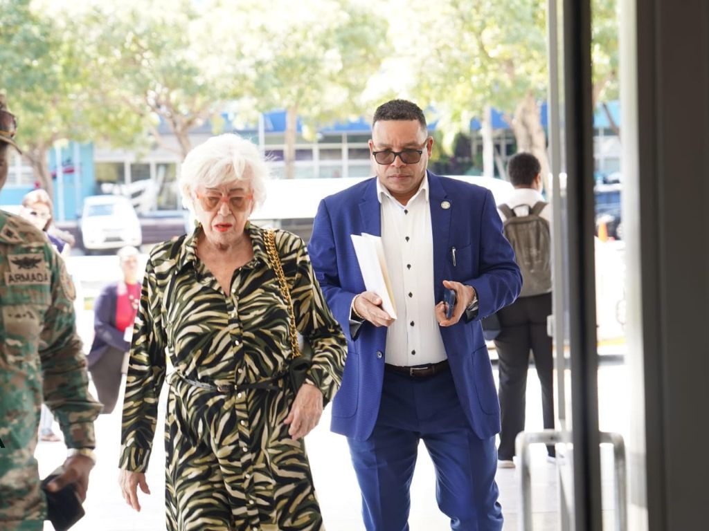 Milagros Ortiz Bosch goes to the Attorney General's Office in search of protection for “witnesses” who reported irregularities in institutions