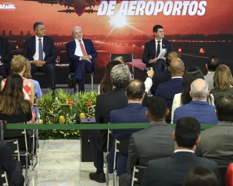 Minister celebrates announcement of R$ 5.7 billion to expand airports in the country