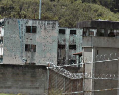 Nahuel Gallo's wife confirms that the gendarme started a hunger strike with more than 200 political prisoners from Rodeo I