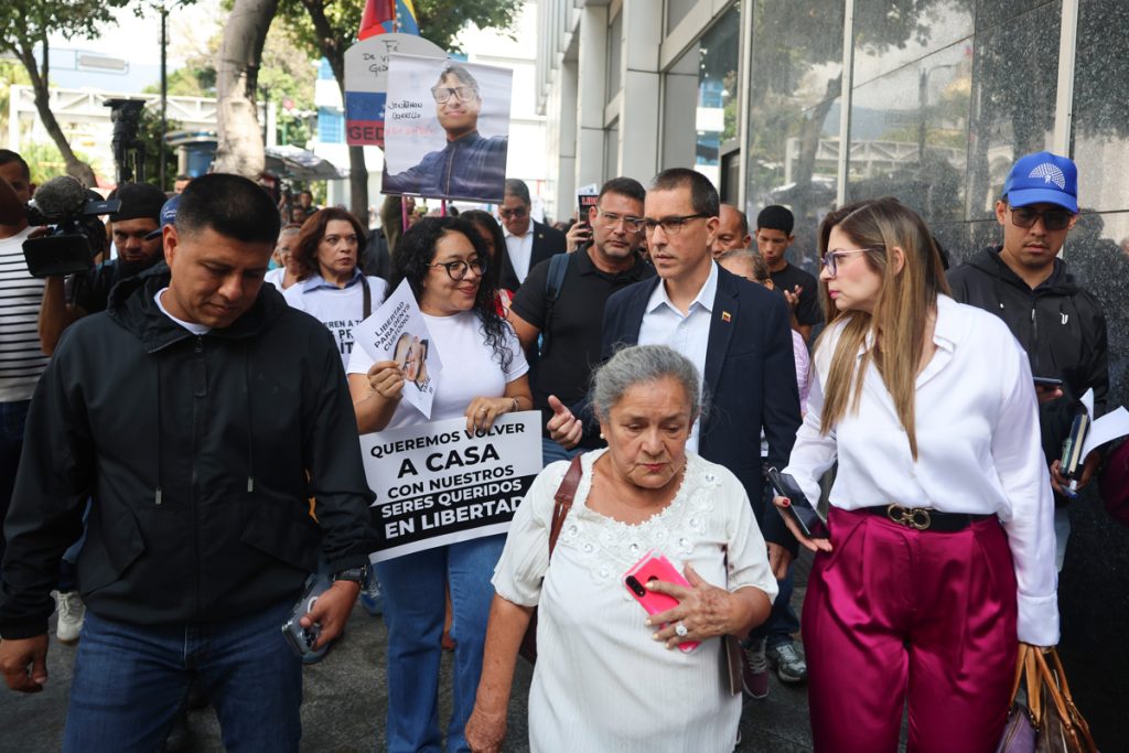 National Assembly received relatives of political prisoners for consultation on the amnesty law