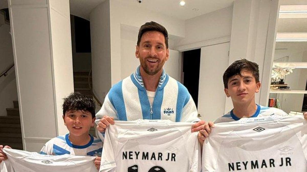 Neymar's great detail for Messi and his children