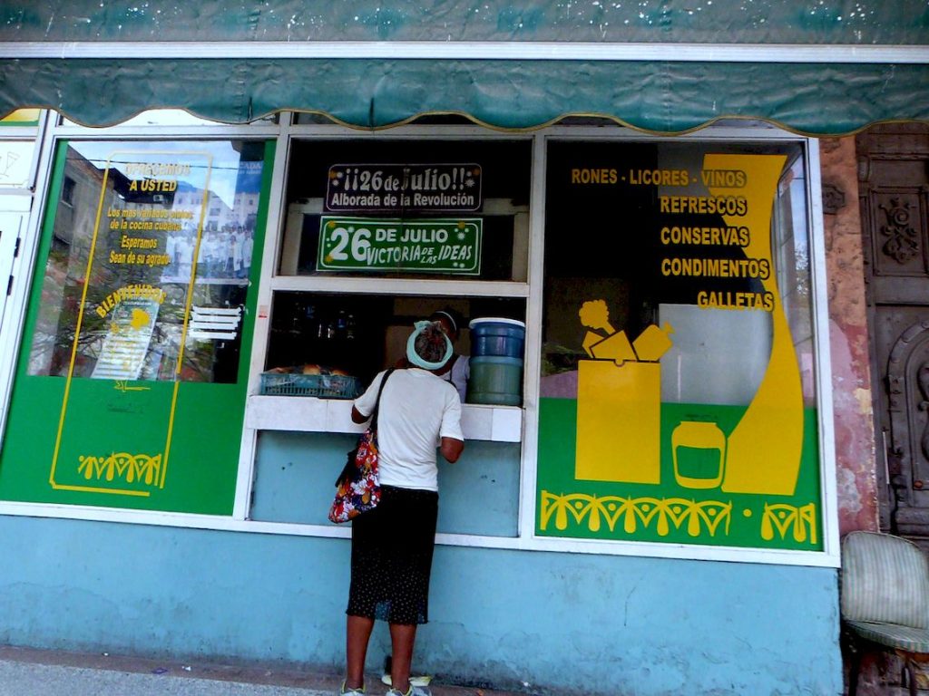 Official inflation falls in Cuba amid historic collapse of the peso