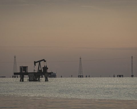 Oil tanker linked to Cuba loads gasoline in Venezuela under US control, but its final destination is unknown