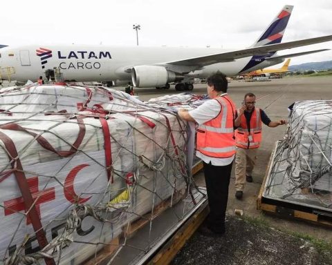 Ottawa announces a "assistance plan" to Cuba, but does not want "give details for the moment"