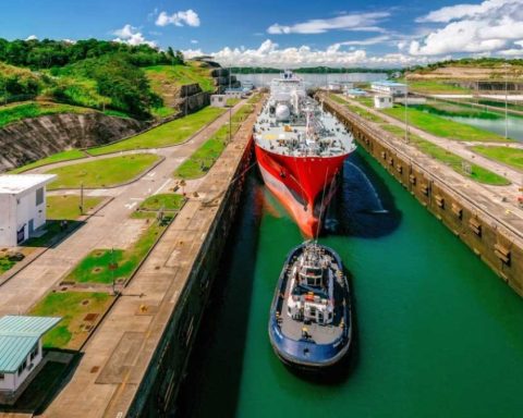 Panama ensures transit, DR captures value
